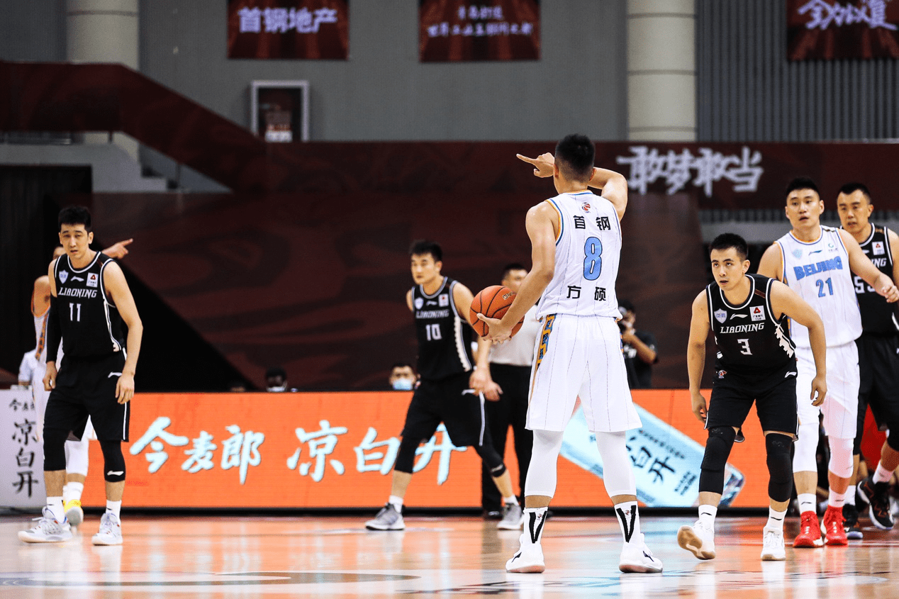 里尔迎CBA常规赛关键赛，今晚完成体检，赛场秩序良好，身体对抗强度拉满的简单介绍爱游戏全站