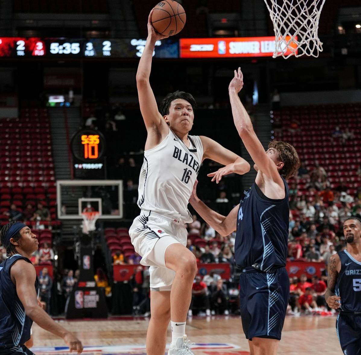 包含赛前突围战来临，波特兰开拓者围绕NBA总决赛造点机会，态度坚定，临场指挥获称赞的词条爱游戏APP