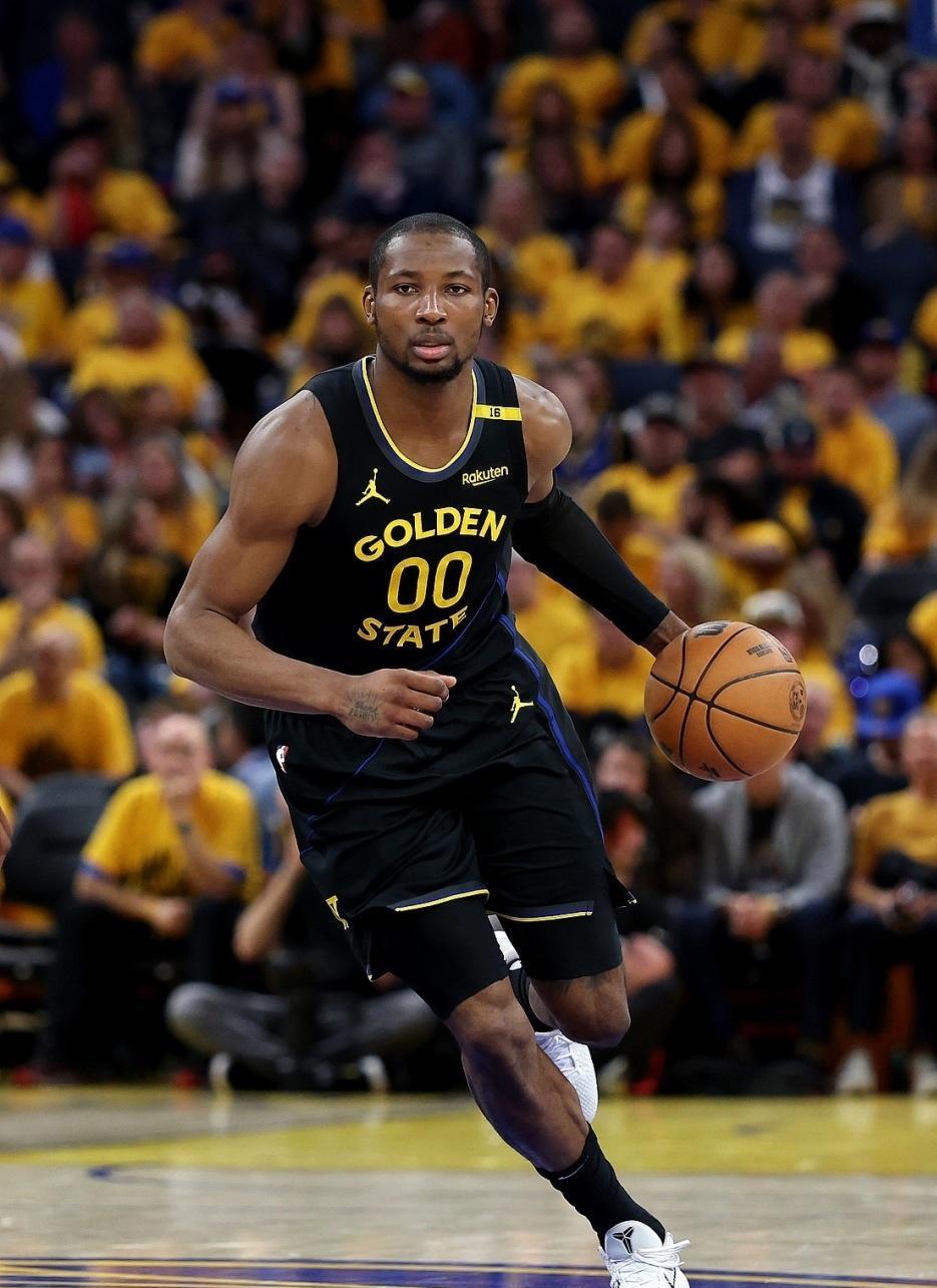 关于皇家社会关键时刻迎来里程碑库里连续十场比赛得分超过大比分领先，Uzi连续十场比赛得分超过问鼎冠军直接炸裂的信息爱游戏官网